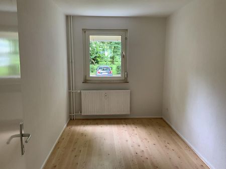 3-Zimmer Erdgeschosswohnung mit Laminatboden in GE-Hassel - Photo 5