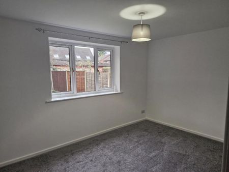 Heron Street, Rugeley - Photo 2