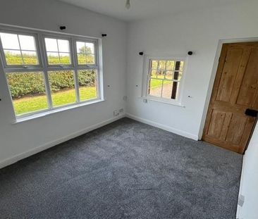 2 bedroom semi-detached house to rent - Photo 4