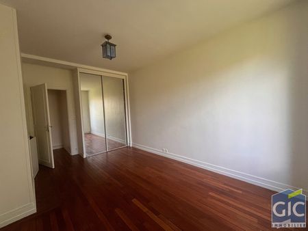 Location Appartement 4 pièces 72m² - Photo 4