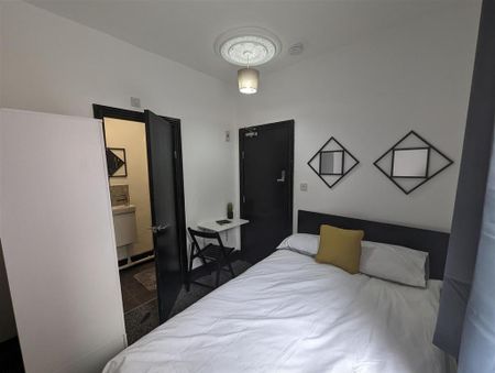 1 bedroom in a house share to rent - Photo 5