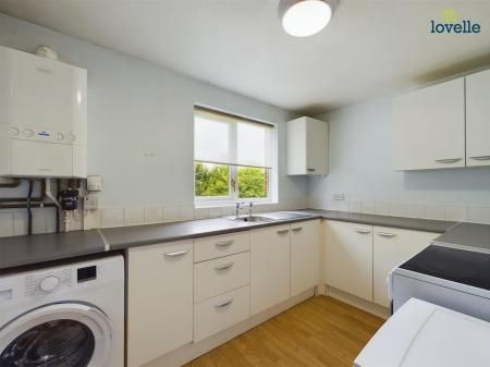 1 bedroom Flat To Let - Photo 4