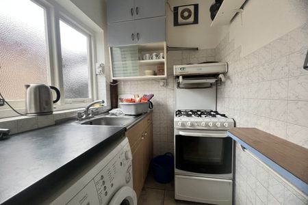 Edith Avenue - Photo 4