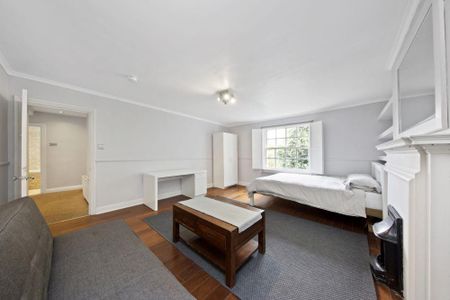 3 bedroom flat to rent - Photo 3