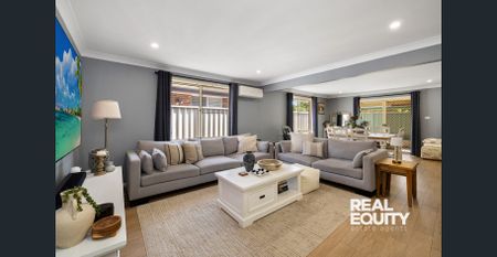 Modern 3 Bedroom Residence - Appealing Interior - Photo 5