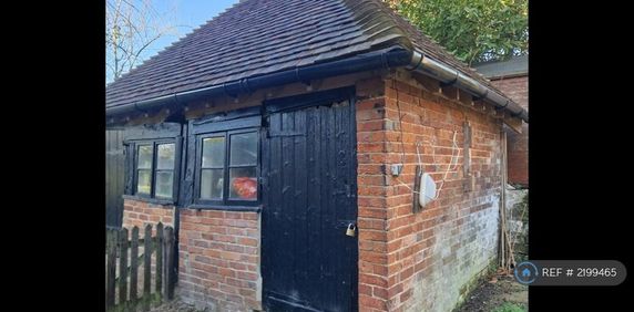 2 bedroom semi-detached house to rent - Photo 2