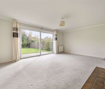 Four-bedroom detached home in Alresford. - Photo 1