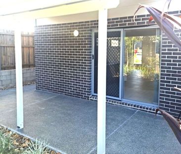 AVAILABLE 16/01/26 - 3 BEDROOM 2 BATH TOWNHOUSE WITH DUCTED AIR - Photo 1