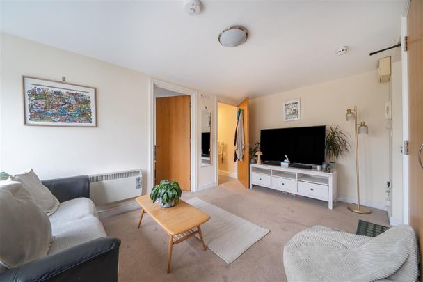 Cotham Lawn Road, Bristol - Photo 1