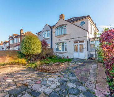 4 bedroom semi-detached house to rent - Photo 6