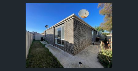 Effortless Family Living in a Prime Location! - Photo 5