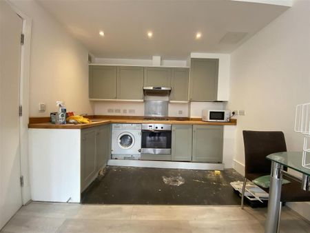 1 bedroom flat to rent - Photo 2