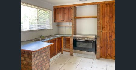 CHARMING HOME WITH RECENT PAINT AND FLOORING - Photo 3