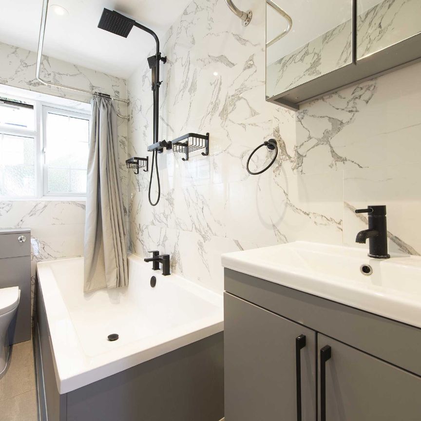 Twyford Avenue, Acton, W3, London - Photo 1