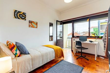 Avenida de Fernão de Magalhães, Porto, Braga - Photo 2