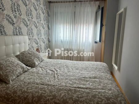 Apartamento en alquiler en Avenida de los Reyes Católicos - Foto 2