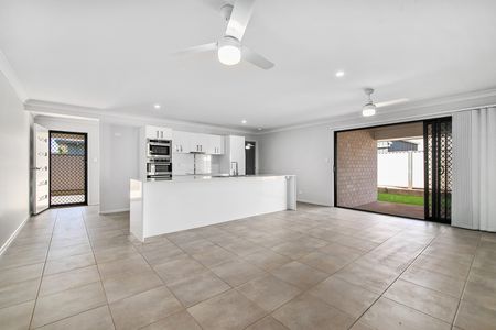 Stylish & Spacious Home You Don't Want to Miss! - Photo 3