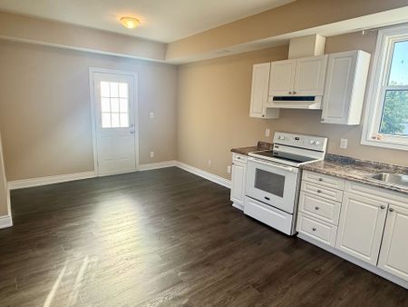 For Lease - 750 Albert Street Unit# 2, Oshawa, Ontario - Photo 3