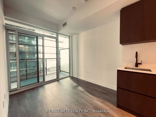 127 Broadway Avenue #1608 - Photo 1