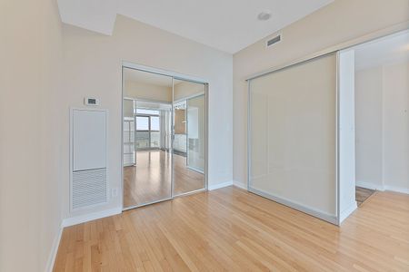 For Lease - 12 York Street Unit# 4205, Toronto, Ontario - Photo 5