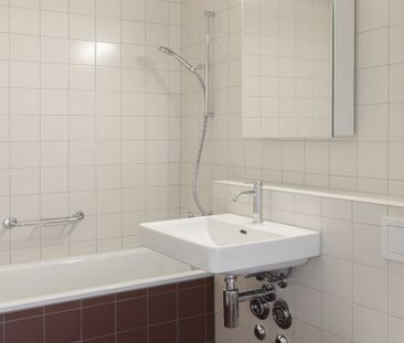 MIETEN OHNE KAUTION - Neu sanierte und zentral gelegene Attika-Wohnung - Photo 4