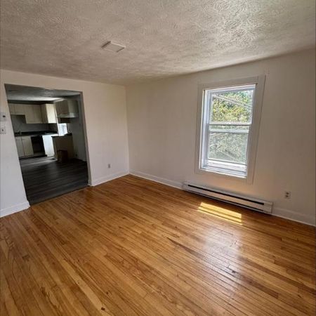 2 CH - 1 SDB - Windsor - $925 /mo - Photo 3