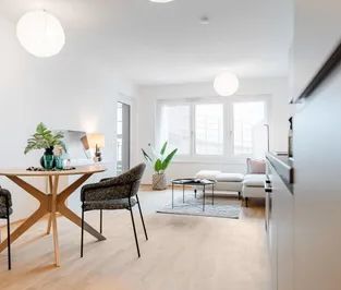 Charmante Garconnière mit großer Loggia und moderner Ausstattung - Photo 1