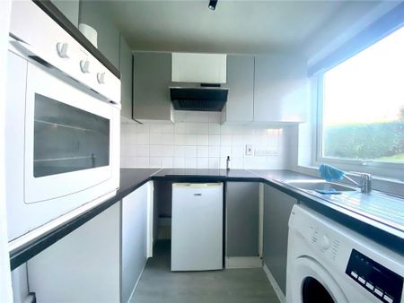 Studio to rent - Photo 3