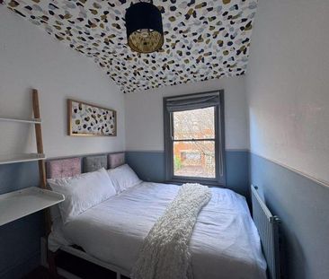 2 bedroom semi-detached house to rent - Photo 4