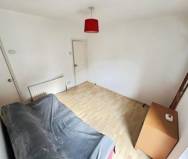 2 bedroom semi-detached house to rent - Photo 4