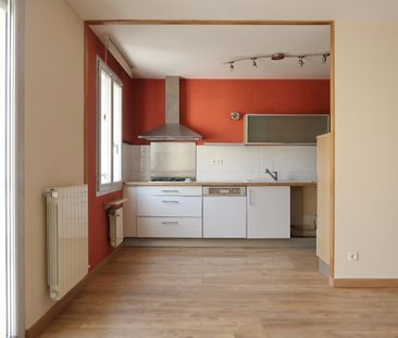 Location Appartement 3 pièces 64m² ST ETIENNE 42100 - Photo 5