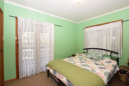 Fully Furnished 2 Bedroom Home in Peaceful Location - Photo 3