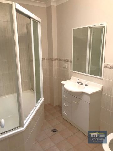 6 Pryor Place, Conder ACT 2906 - Townhouse For Rent | Domain - Photo 4