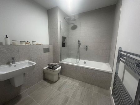 2 bedroom flat to rent - Photo 4