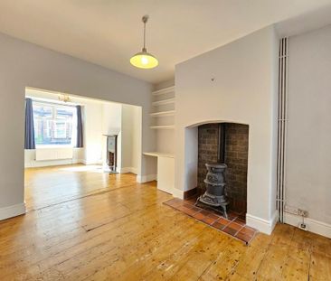 2 bedroom end of terrace house to rent - Photo 4