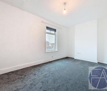 2 bedroom semi-detached house to rent - Photo 5