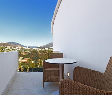 7 bedroom luxury Villa for rent in Nueva Andalucia, Spain - Photo 5