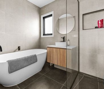 Stunning 4 bedroom family home - Photo 6