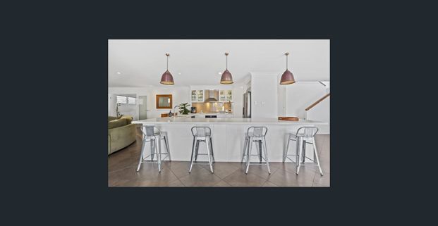 EXECUTIVE LIVING AT ITS BEST! - Photo 1