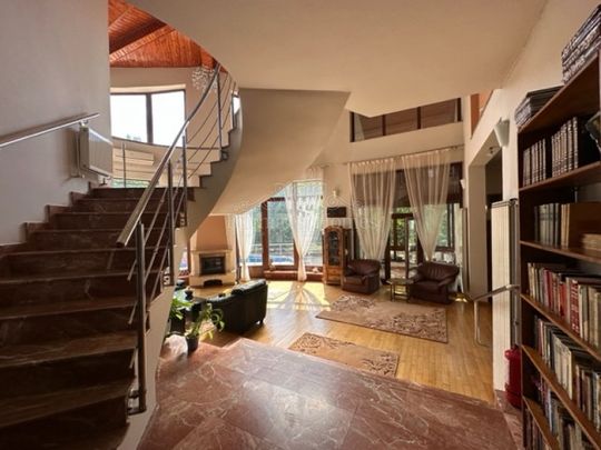 Large Mansion and Grounds, 6 bdr, Pipera - Photo 1