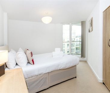 Water Gardens Square, Canada Water, London, SE16 flat to rent - Photo 4