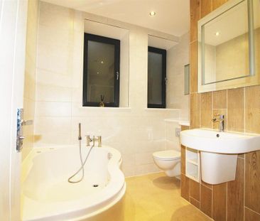 2 bedroom semi-detached house to rent - Photo 6