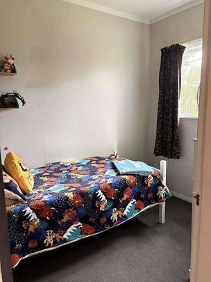 Huge Deck Fully fenced. Washer, Dryer Dishwasher. - Photo 1