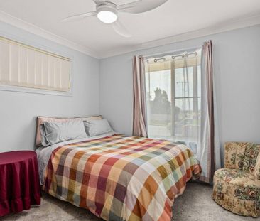 Immaculate Villa in Prime Central Location - Photo 3