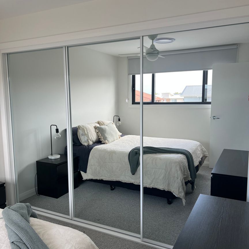 Merewether - Photo 1
