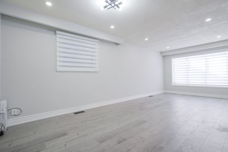 For Lease - 765 Morrish Road Unit# Main, Toronto, Ontario - Photo 4