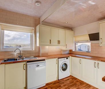 5 bedroom semi-detached house to rent - Photo 6