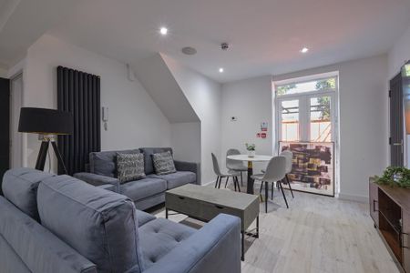 6 bedroom terraced house to rent - Photo 4