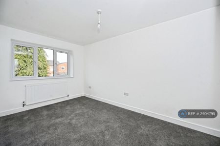 3 bedroom semi-detached house to rent - Photo 2