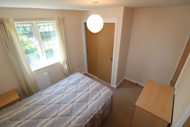 2 bed Apartment - To Let - Photo 1